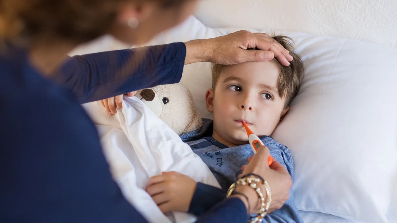 como bajar la fiebre a un nino consejos