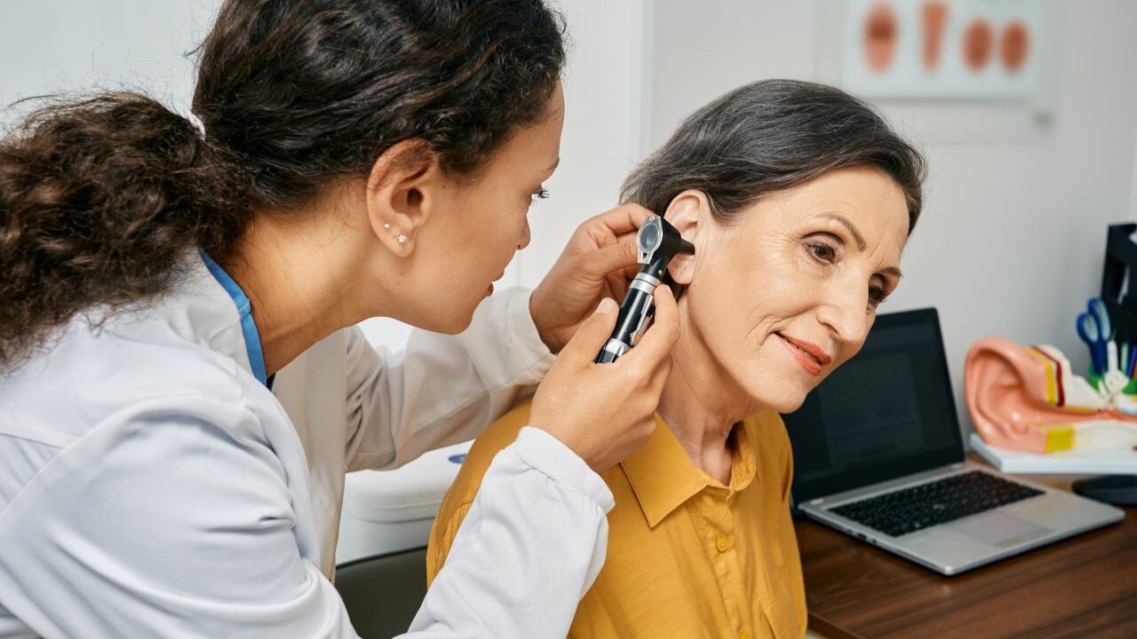 enfermedades mas comunes del oido otitis cie 10