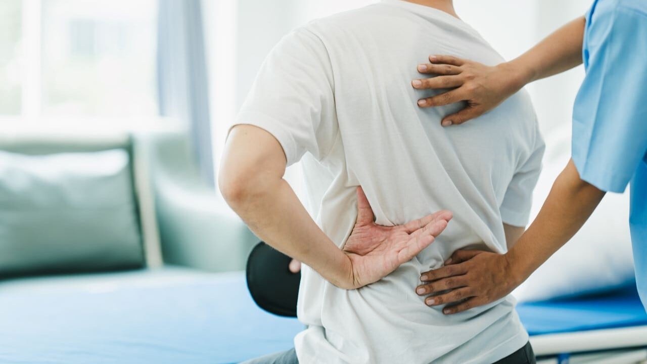 sintomas y signos de alerta de lordosis