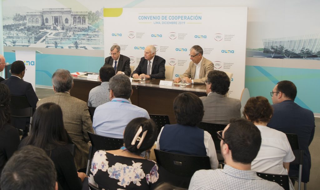 Auna e iPRI firman acuerdo para desarrollar importante programa de prevención en Latinoamérica