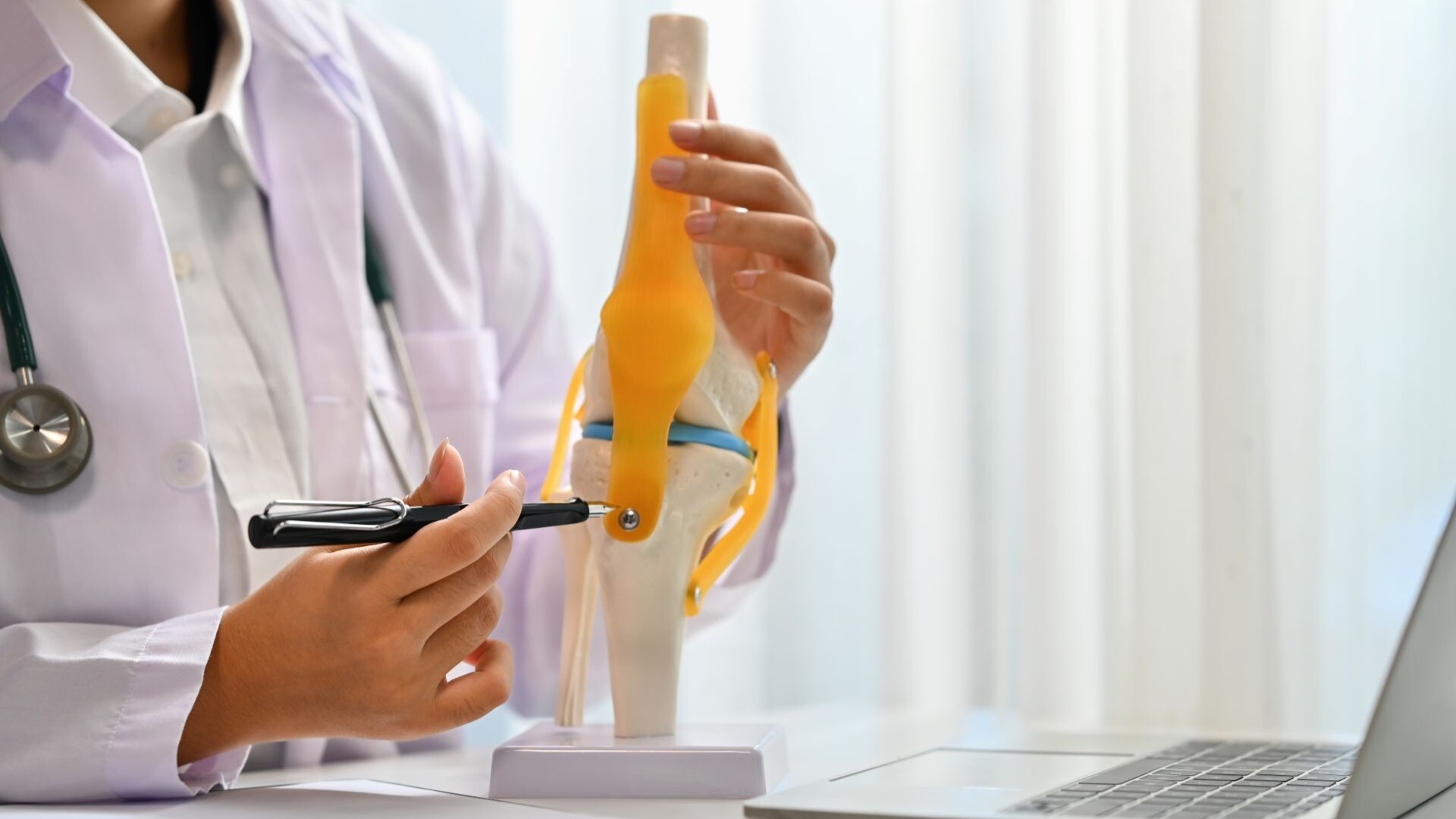 Operación de rodilla guia completa para una recuperacion exitosa