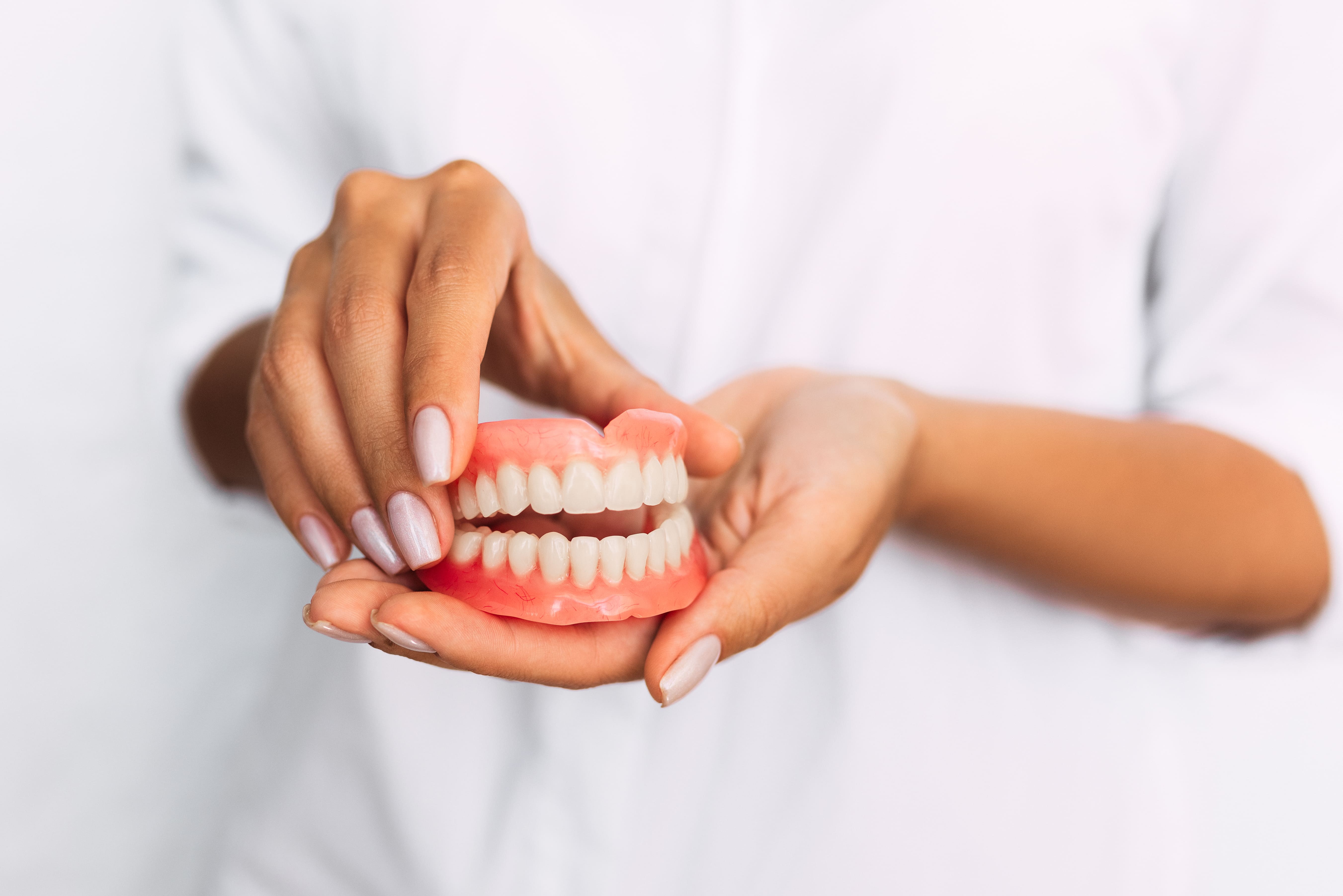 ¿Qué es una dentadura postiza?