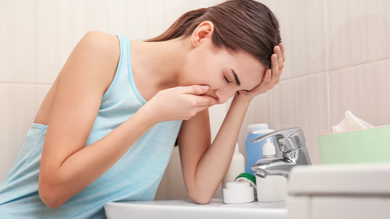 sintomas cancer de colon en mujeres vomitos